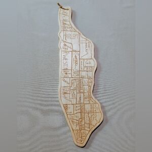 WOOD CARVED MAP OF MANHATTAN (NYC)